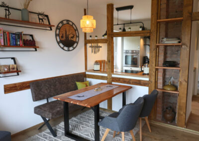 Küche und Aufenthaltszimmer